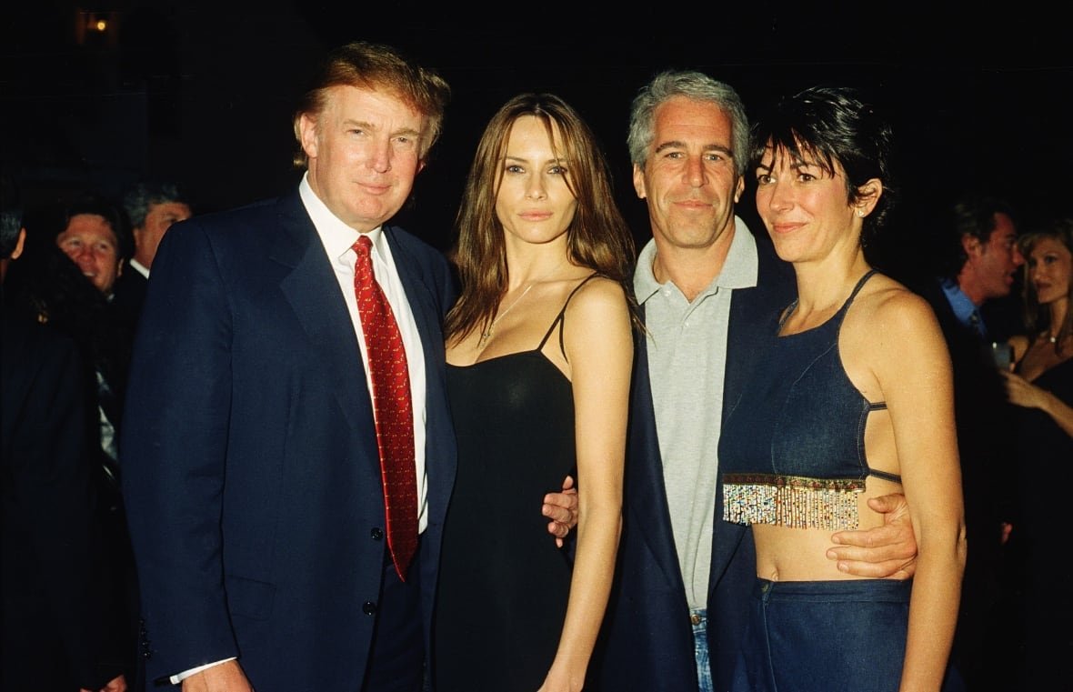 ghislaine-maxwell-jeffrey-epstein-donald-trump Two man and two women standing together, both men with their arms around the woman, all smiling