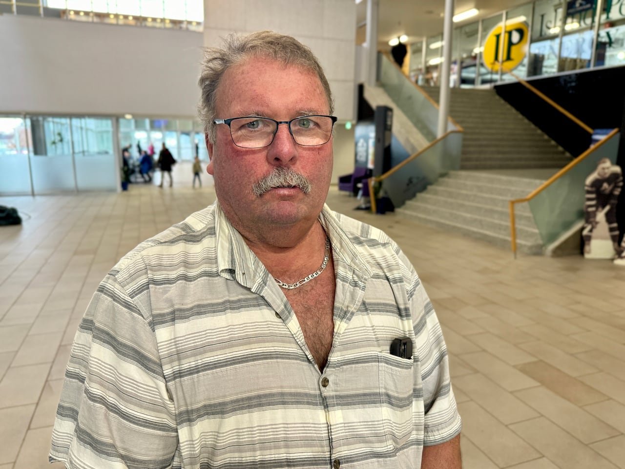 default-557 A man in a white shirt