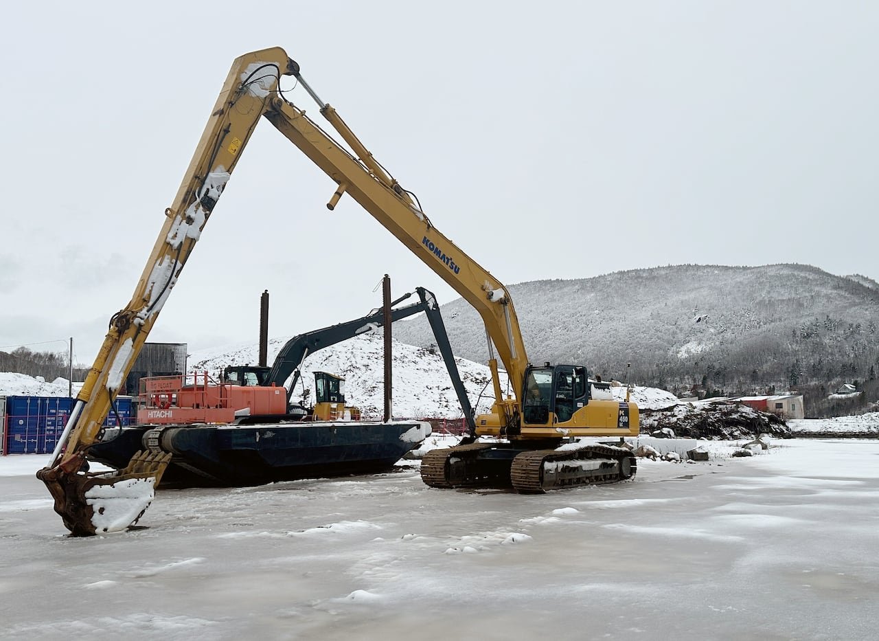 default-126 outfall install equipment